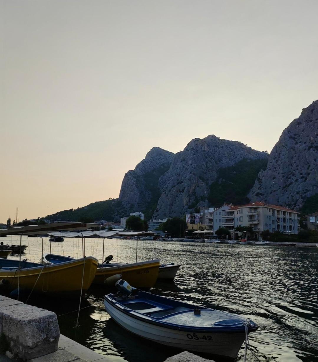 Apartmani Branko Vojnovic Omis Exterior photo