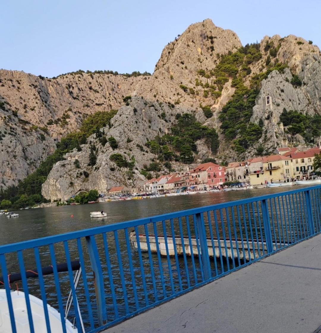 Apartmani Branko Vojnovic Omis Exterior photo