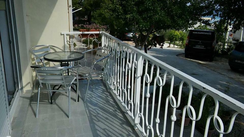 Apartmani Branko Vojnovic Omis Exterior photo