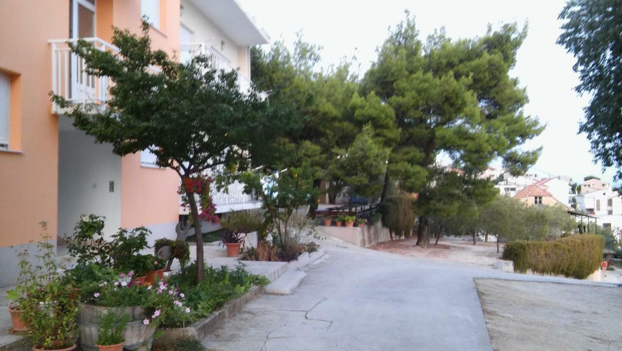 Apartmani Branko Vojnovic Omis Exterior photo